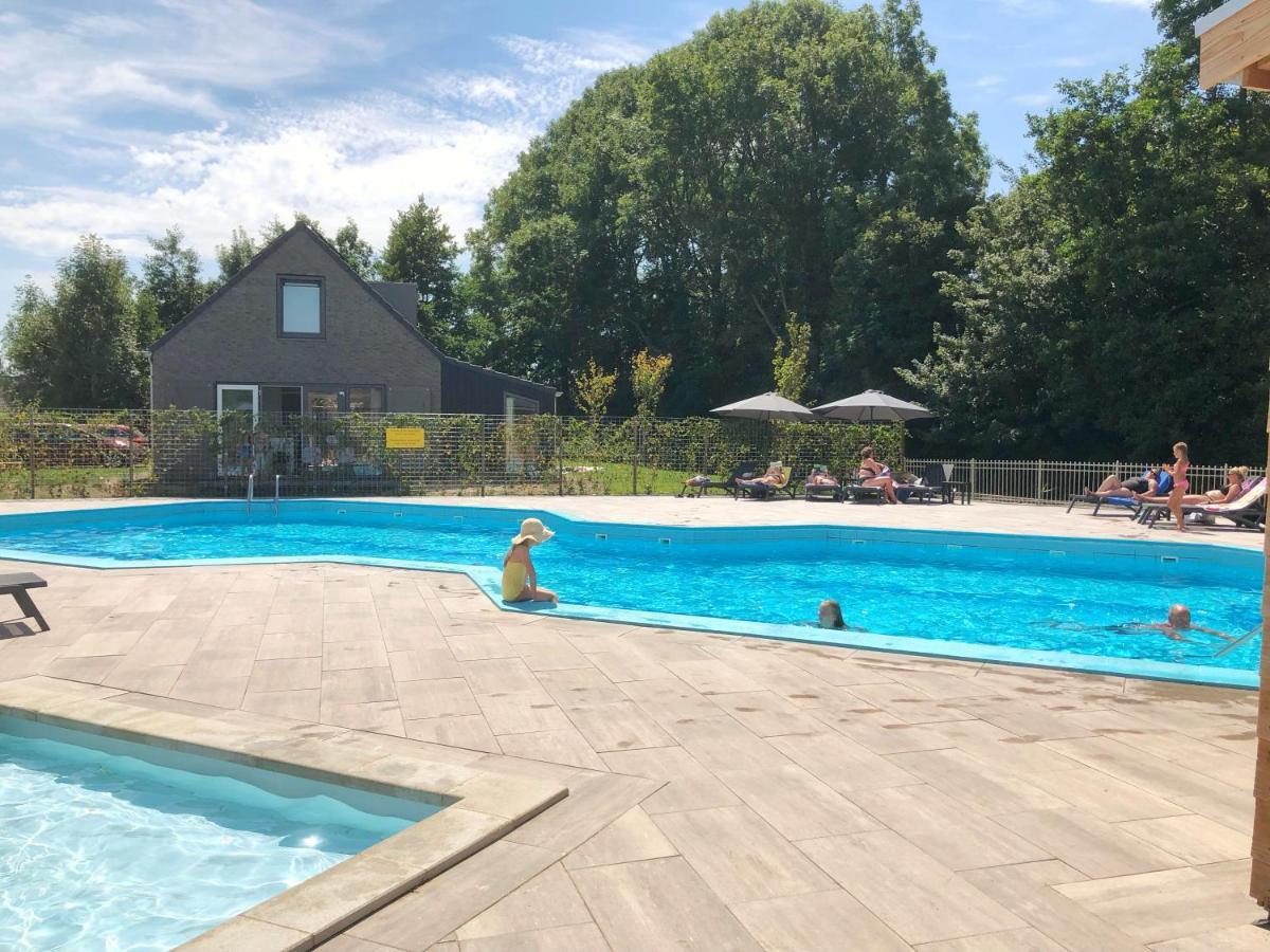 Bungalow 82 Op Recreatiepark De Wielen Синт-Мартен Экстерьер фото
